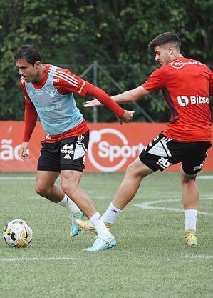 Eder e Beraldo em último treino antes de enfrentar o Juventude pelo Brasileirão
