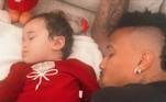 Nos primeiros dias, o possível affair de Militão, Cássia Lourenço, postou uma foto da bebê tirando um cochilo com o pai nos stories dela e rendeu diversas fofocas nas redes sociais. Diante das críticas, alguns internautas defenderam a mulher. 'O Gui também posta fotos com a Ceci, então não vejo problema nisso, se gosta da garota e trata bem, não tem por que reclamar', disse uma pessoa