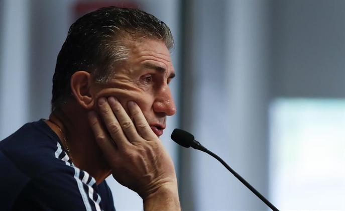 O treinador argentino comandou outras equipes, como Vélez Sarsfield, Colón, Sporting Cristal, Al-Nassr e as seleções da Arábia Saudita e Emirados Árabes 