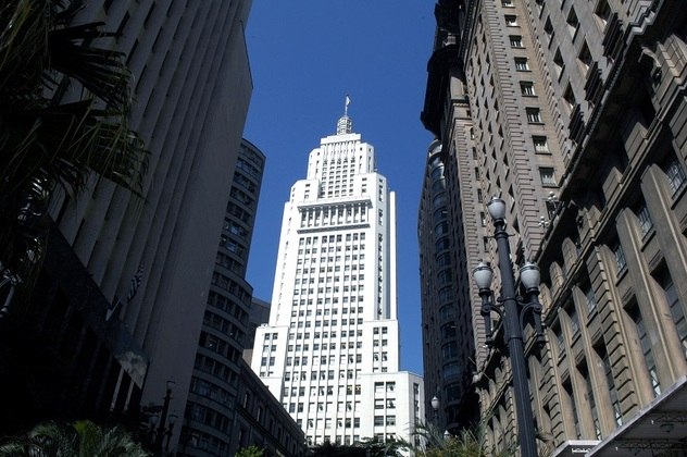 Edifício Altino Arantes, que lembra a arquitetura do Empire State Building, famoso prédio de Nova York