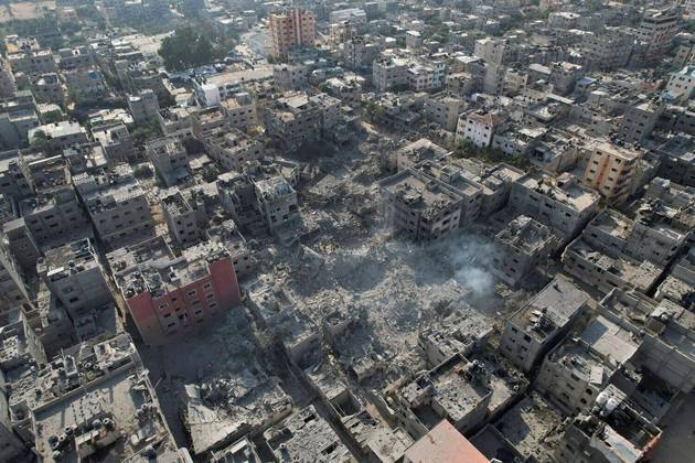 27º dia — O chefe do Estado-Maior das FDI (Forças de Defesa de Israel), general Herzi Halevi, afirmou que a Cidade de Gaza estava sendo cercada e que soldados já se encontravam dentro da cidade para enfrentar combatentes do grupo terrorista Hamas.