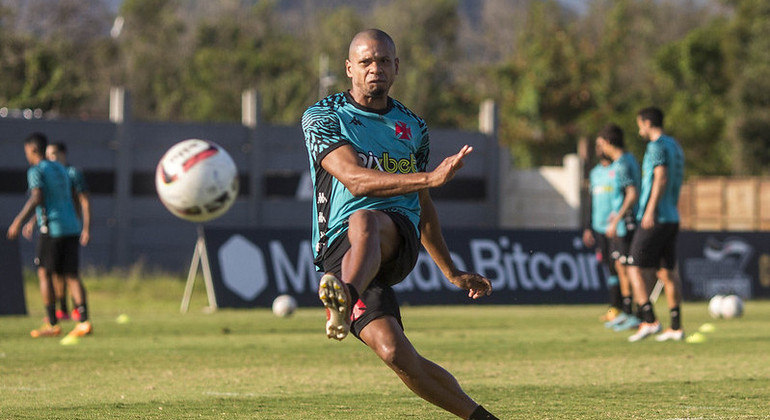 Edimar em atividade do Vasco no CT Moacyr Barbosa