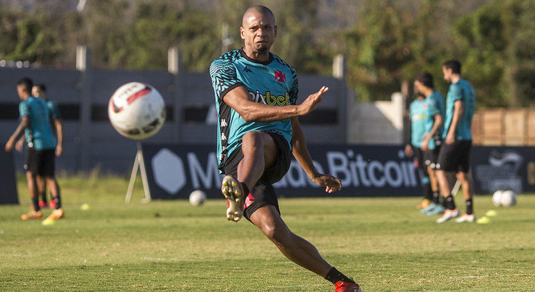 Edimar em atividade do Vasco no CT Moacyr Barbosa