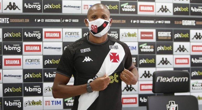 Lateral Edimar, de 35 anos, é um dos reforços do Vasco para a temporada 2022
