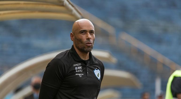 Edinho diz que 'o pensamento está com o pai'. Mas segue trabalhando em Londrina