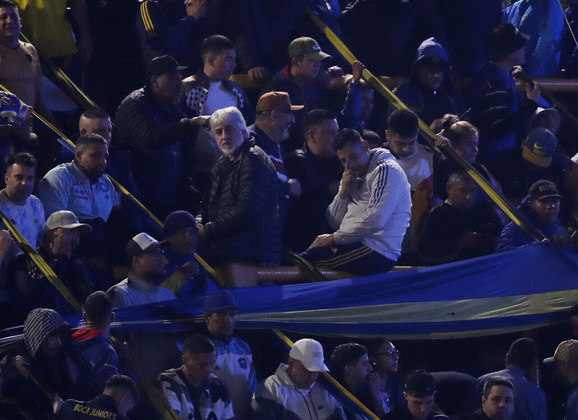 Rafael di Zeo e Mauro Martin, ao centro da imagem, estiveram nas arquibancadas do estádio. A dupla lidera a 