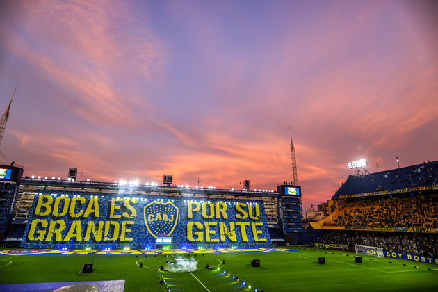 Após mais de 15 anos atuando na Europa, onde somou passagens por PSG, Manchester United e Napoli, Cavani acertou sua ida ao Xeneize após uma longa rodada de negociações. O contrato tem duração até o final de 2024