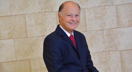 Edir Macedo recuperou passaporte diplomático