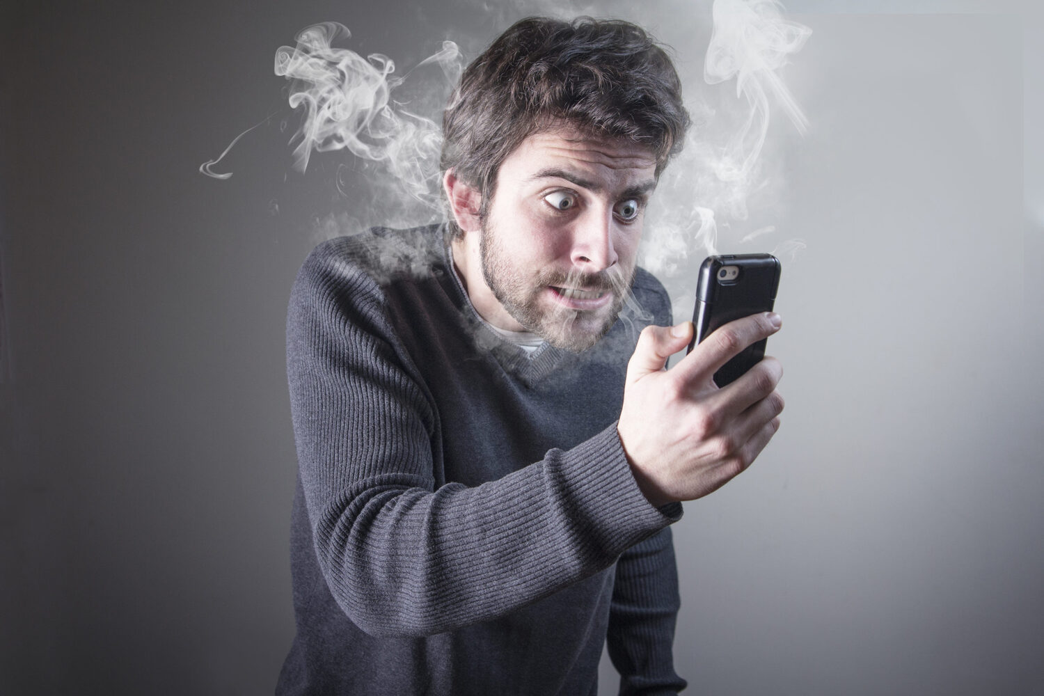 Péssimo hábito que está acabando com a bateria do seu celular