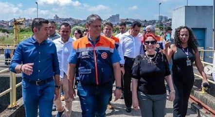 Edna Macedo acompanha o governador Tarcísio de Freitas em vistoria à barragem em SP