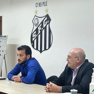 Andres Rueda na apresentação de Edu Dracena (à esq.) em outubro 