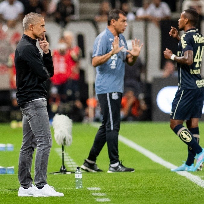 Sylvinho deixou o comando técnico após derrota diante do Santos