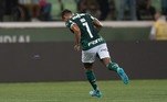 Dudu marca o primeiro gol do Palmeiras contra o Água Santa