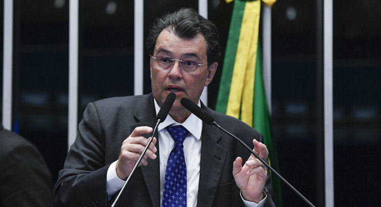 Senador Eduardo Braga (MDB-AM)