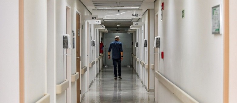 Eduardo Picirillo visita o hospital A.C. Camargo, onde fez seu tratamento para o câncer (Edu Garcia)