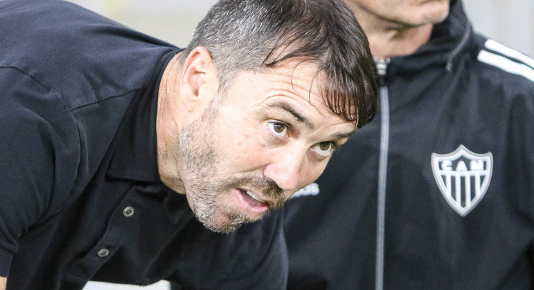 Eduardo CoudetClube: Atlético-MGNo comando desde: novembro de 2022Principais títulos como treinador: Superliga Argentina 2018-2019 (Racing), Trofeo de Campeones de la Superliga Argentina 2019 (Racing), Campeonato Mineiro 2023 (Atlético-MG)