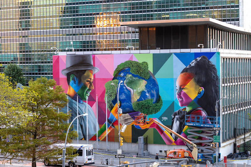 No alto do guindaste no mural 'Sustentabilidade', na ONU, em Nova York
