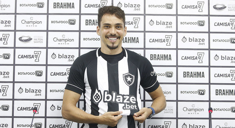 Eduardo é o novo reforço para o meio-campo do Botafogo