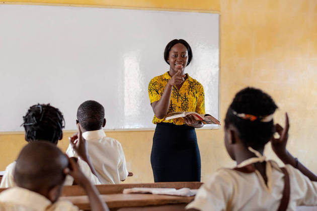 Rose Miriam Pereira da Costa Abreu é diretora de escola e trabalhou em uma instituição de ensino privada na cidade de Gabu, Guiné-Bissau.  