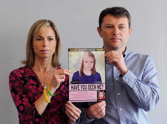 London (United Kingdom).- (FILE) - A file photograph dated 02 May 2012 shows Kate (L) and Gerry McCann (R) holding an age-progressed police image of their daughter Madeleine during a news conference to mark the 5th anniversary of their daughter Madeleine's disappearance, in London, Britain. According to reports on 03 June 2020, a 43-year old German prisoner is identified as suspect in the disappearance of Madeleine McCann. (Reino Unido, Londres) EFE/EPA/FACUNDO ARRIZABALAGA *** Local Caption *** 53489292