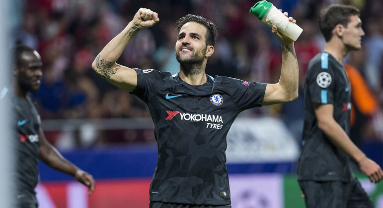 Cesc FábregasEm junho, o meia que somou passagens pelo Arsenal, Barcelona e Chelsa anunciou a aposentadoria do futebol, aos 36 anos. O craque foi campeão do mundo com a Espanha em 2010 e acumulou títulos na Europa