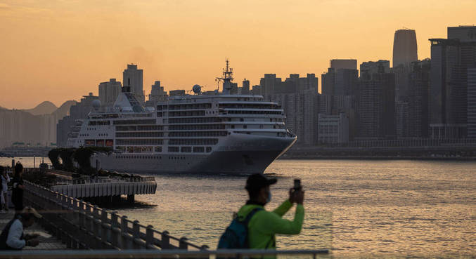 Hoje, primeiro cruzeiro internacional chegou a Hong Kong, na China, após três anos