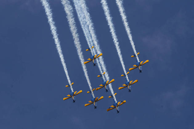Avanços e desafios na Aeronáutica após 150 anos
de Santos DumontComo um tributo ao pai da aviação, Santos Dumont, os candidatos podem destrinchar os avanços tecnológicos na área. Ainda é possível debater pautas ambientais e desafios logísticos da indústriaCONFIRA TAMBÉM: Voa Brasil pode ser ampliado para estudantes de baixa renda e deve ganhar versão internacional