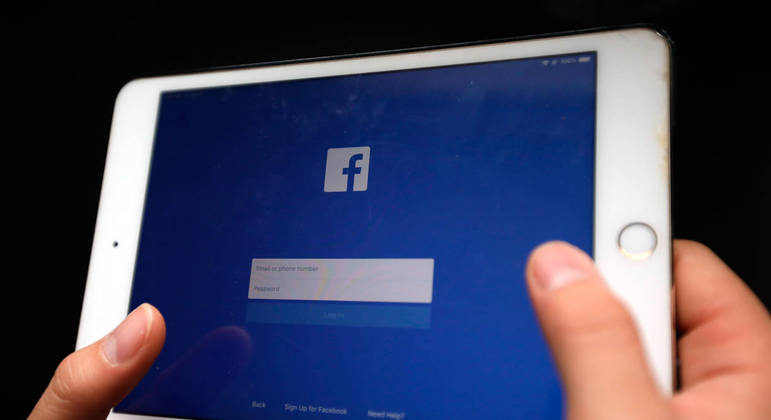 Facebook tem sido alvo de críticas de políticos norte-americanos