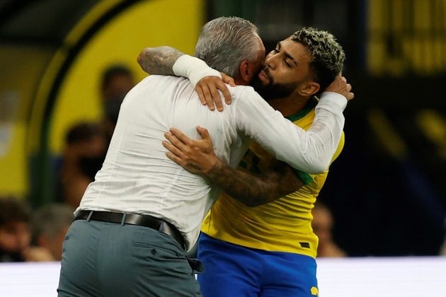 Paz com GabigolO técnico e o jogador tiveram a relação abalada no fim de 2022, quando Tite optou por não convocar o atacante para a Copa do Mundo no Catar. Ignorado, o atleta — que conquistou a Libertadores e a Copa do Brasil — cantou junto de outros flamenguistas que não precisava do treinador. Isso porque ele 
