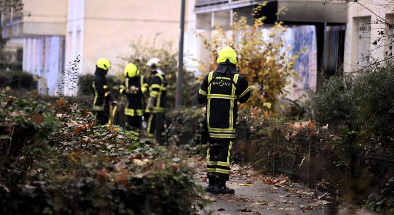Incêndio em prédio mata 10 pessoas e deixa 14 feridos na França 