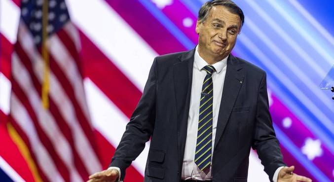 Bolsonaro projeta 'mil prefeituras' com o PL em 2024