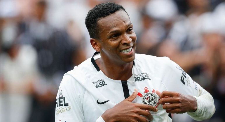 JôCentroavante que defendeu o Corinthians, o jogador deixou os gramados em fevereiro. Aos 35 anos, Jô afirmou que estava se aposentando após uma passagem frustrada na Arábia Saudita. 