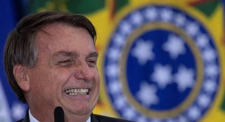 "Nós vamos fazendo o possível", disse Bolsonaro
