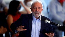 Lula diz que, se eleito, vai tirar 8 mil militares do governo federal