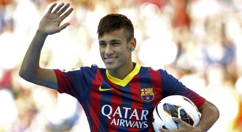 Neymar jogou no Barcelona de 2013 a 2017 e foi multicampeão no clube catalão
