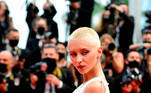 A modelo Iris Law em Cannes mostrando seu corte de cabelo em julho de 2021. EFE / EPA / CAROLINE BLUMBERG

