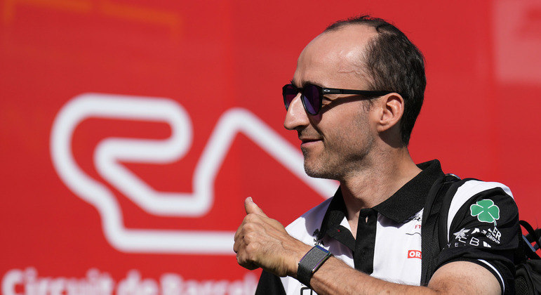 Em 2021, Kimi Raikkonen pilotava pela Alfa Romeo e testou positivo para Covid-19, o que fez com que ele se ausentasse nos GPs da Holanda e da Itália. O reserva Robert Kubica tomou o assento do finlandês e conquistou a 15ª e a 14ª colocação, respectivamente