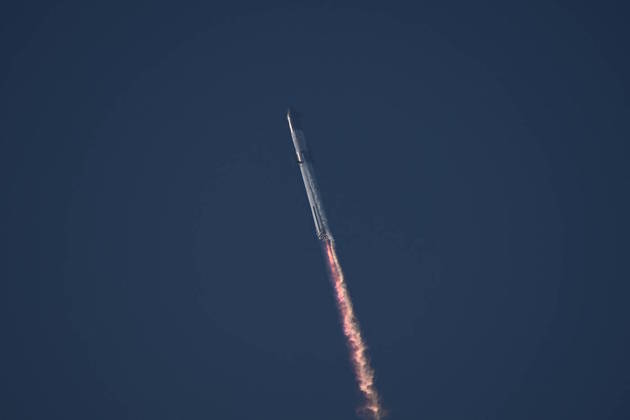 O lançamento do foguete ocorreu às 8h33, no Texas, nos Estados Unidos (10h33 no horário de Brasília). Poucos minutos depois da partida, porém, a nave espacial entrou em espiral e explodiu no ar. Não havia tripulantes a bordo, portanto, o Starship estava vazio