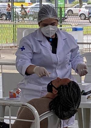 Número de infectados pode ser maior devido à baixa testagem brasileira