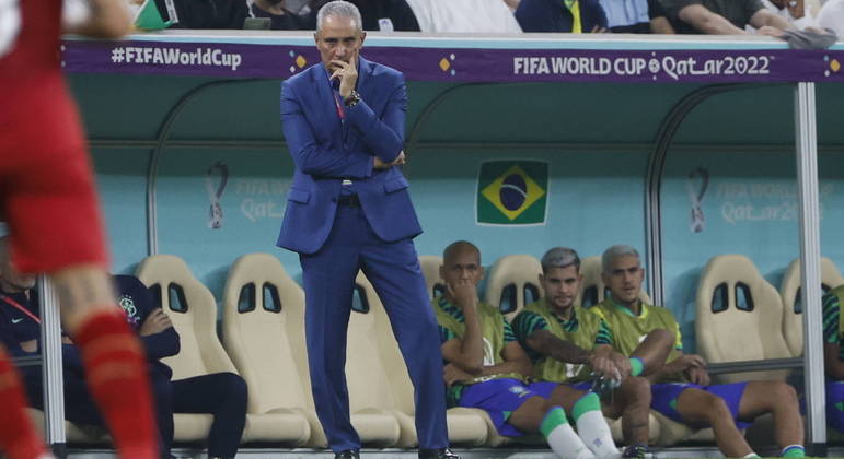 Tite estuda substitutos de Neymar e Danilo para o jogo contra a Suíça