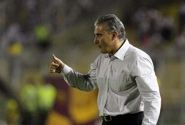 Tite começou a ganhar visibilidade no Caxias, em 2000. Naquele ano, o time fez uma campanha surpreendente no Campeonato Gaúcho e superou o Grêmio, de Ronaldinho Gaúcho, para vencer a competição. Por ter se tornado 