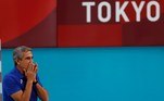 EVE7811. TOKIO, 04/08/2021.- El entrenador brasileño Jose Roberto Guimaraes durante el partido de cuartos de final de Voleibol femenino entre Brasil y Rusia de los Juegos Olímpicos de Tokio 2020 disputados en el Arena Ariake de Tokio este miércoles. EFE/ Fernando Bizerra