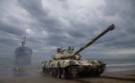 A exibição de tanques de guerra também fez parte do exercício militar