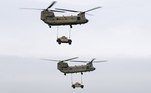 Uma das principais novidades da apresentação foi a capacidade logística das tropas americanas, como o transporte de jipes de guerra por helicópteros gigantescos
