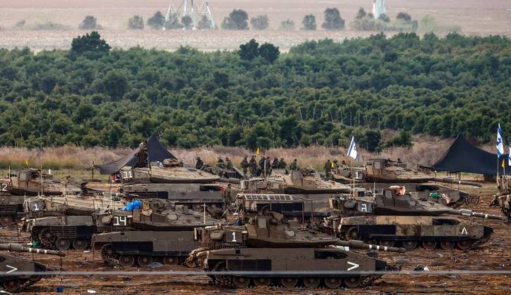 Enquanto isso, o porta-voz do Exército de Israel, coronel Richard Hecht, afirmou que a entrada de ajuda humanitária em Gaza está prestes a ser determinada