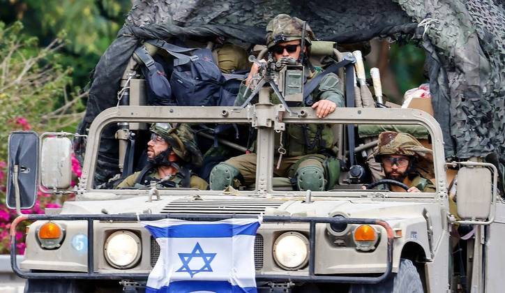 Os israelenses que completaram o serviço militar, a maioria da população adulta do país, ficam obrigatoriamente na reserva até os 40 anos