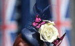  
Ascot (United Kingdom), 15/06/2021.- A race goer poses in a colourful hat as she attends day one of Royal Ascot in Ascot, Britain, 15 June 2021. Royal Ascot is Britain's most valuable horse race meeting and social event running daily from 15 to 19 June 2019. (Reino Unido) EFE/EPA/NEIL HALL
