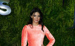 Kendall Jenner faz transparências e shorts na moda. EFE / EPA / ANDREW GOMBERT


