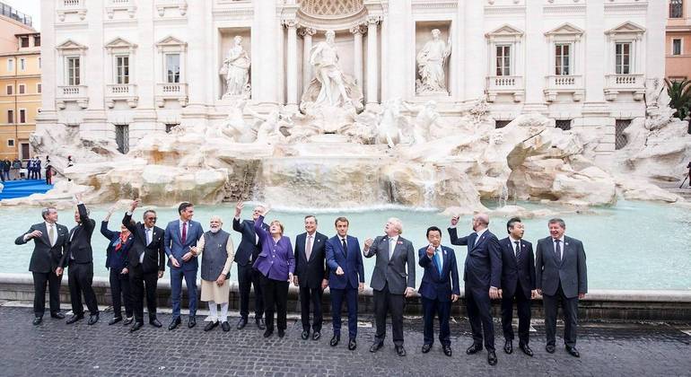 Líderes mundiais do G20 visitaram a turística Fontana di Trevi, em Roma, capital da Itália