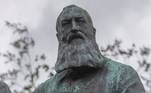 Brussels (Belgium), 05/06/2020.- Statue of King Leopold II of Belgium, in Brussels, Belgium, 05 June 2020. According to State reports, at least two petitions were launched to remove all statues in honor of the colonial-era monarch due to historical atrocities committed in his name in his former colony Congo. The petitions to remove the monuments were launched amidst worldwide anti-racist protests following the death of George Floyd, a black US citizen who died after a white policeman kneeled on his neck for several minutes during an arrest. (Protestas, Bélgica, Bruselas) EFE/EPA/OLIVIER HOSLET